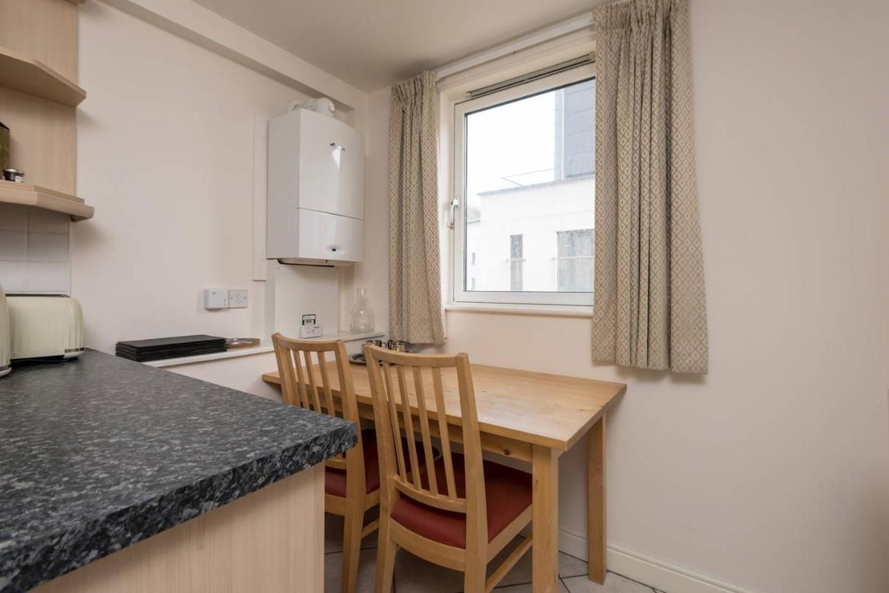 Joivy Old Town Apartment With Parking Close To Royal Mile Единбург Екстериор снимка