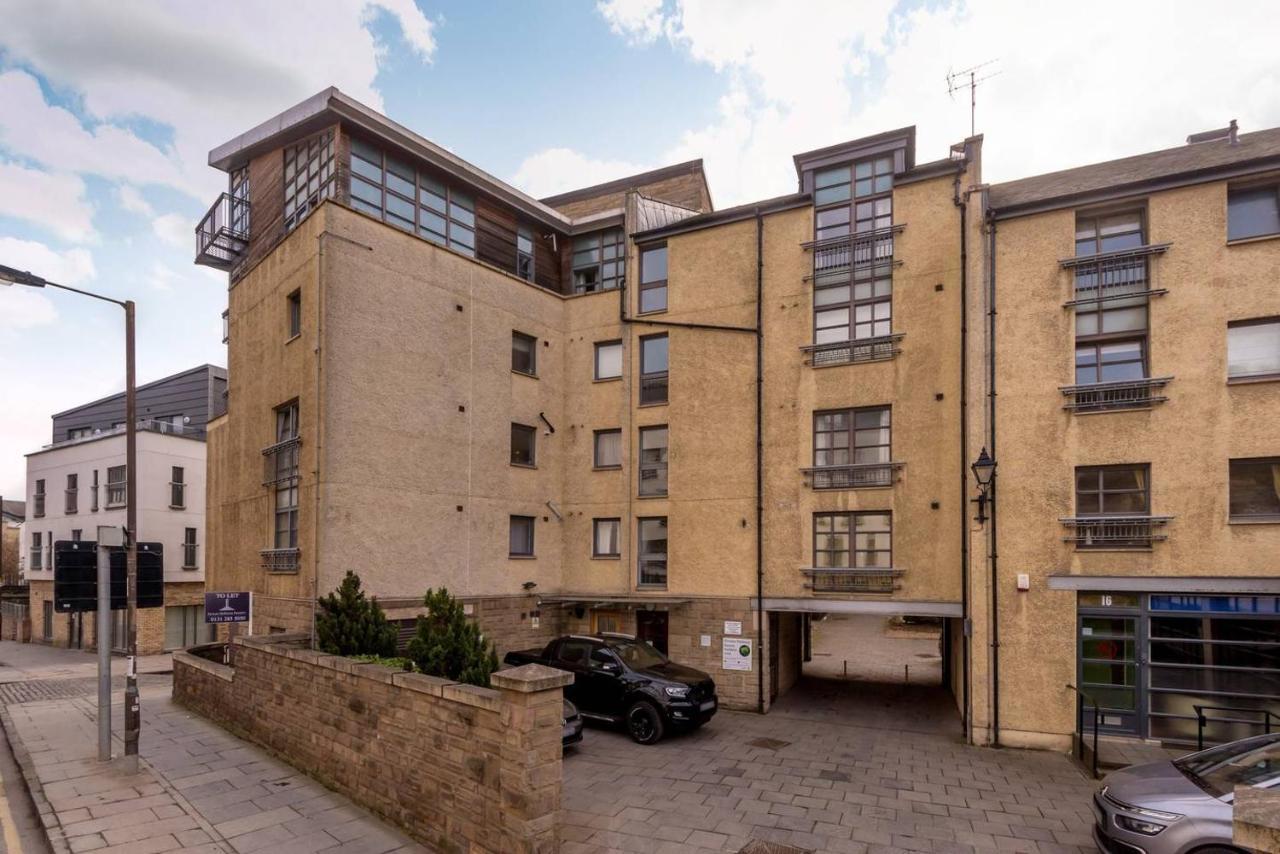 Joivy Old Town Apartment With Parking Close To Royal Mile Единбург Екстериор снимка